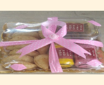 Holi Hamper 001
